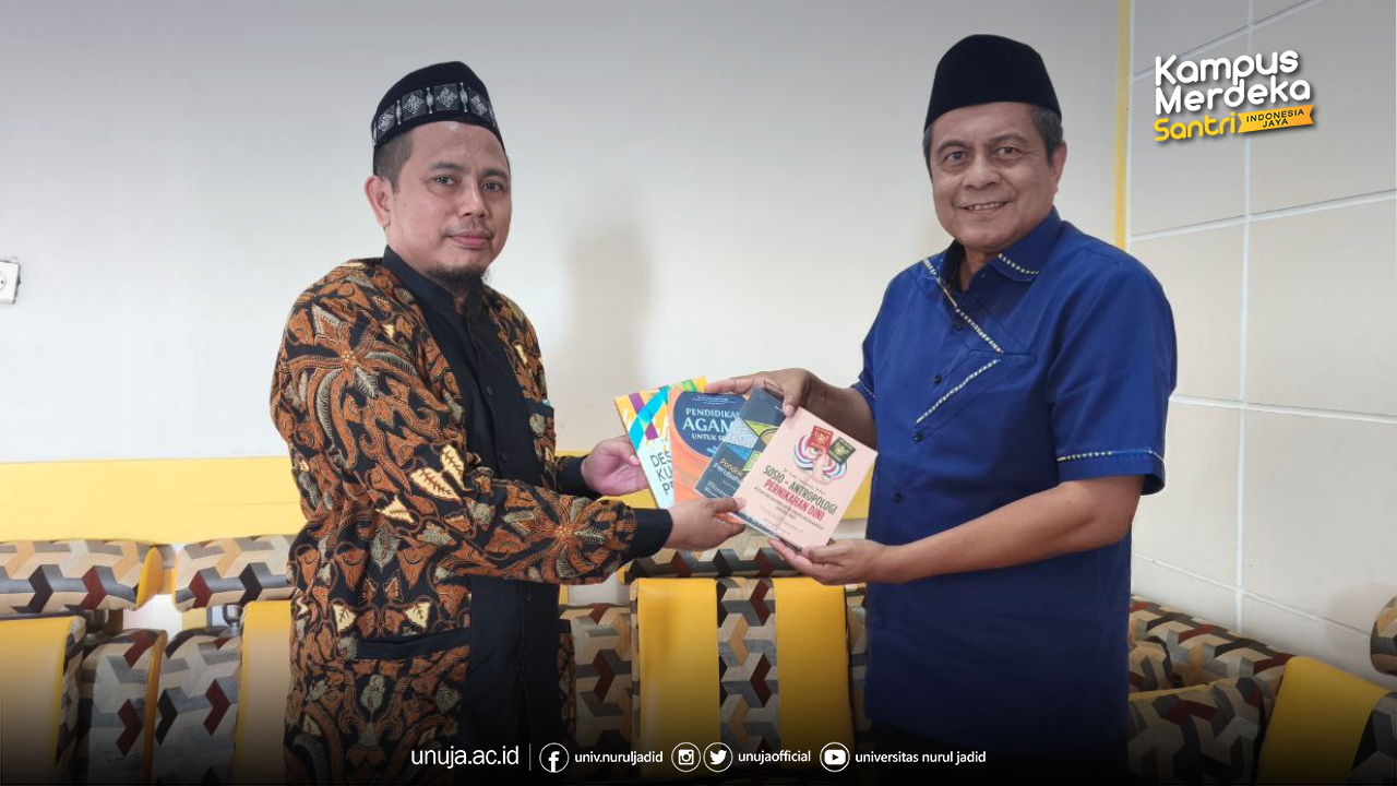 UNUJA Terima Hibah Buku untuk Mendukung Program Studi Baru