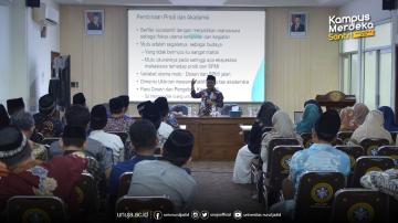 Penguatan Kapasitas dan Inovasi Dosen dalam Pengembangan Kurikulum Berbasis Kebutuhan Masa Depan